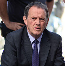 Kevin Whately as Inspector Lewis, Oxford, August 2015.jpg
