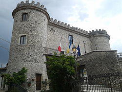 Castello medievale di Oricola.jpg