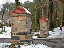 Roylencroft Posts.JPG