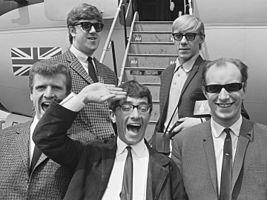 Freddie and the Dreamers in 1964. From left to right, Bernie Dwyer, Pete Birrell, Freddie Garrity, Derek Quinn, Roy Crewdson