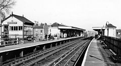 Brondesbury Station 1922456 560eb38c.jpg