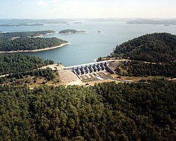 Broken-bow-spillway.jpg
