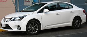 Toyota Avensis 2.0 GLi 2013 (10449547613) (cropped).jpg
