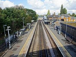 Ewell West railway station, Surrey (geograph 6625238).jpg
