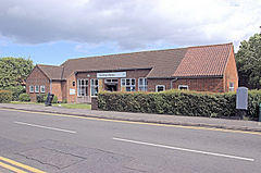 Yeading Library, Yeading Gardens, Hayes - geograph.org.uk - 1309218.jpg