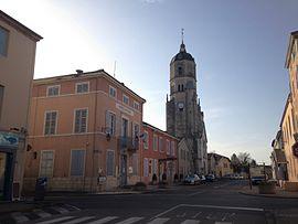 The town hall and church in Bâgé-le-Châtel