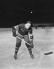 Brian Hextall 1938.jpg