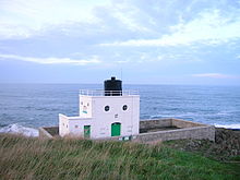Lighthouse, Harkess Rocks - geograph.org.uk - 273283.jpg