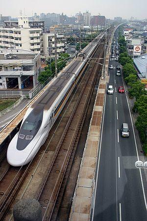 Shinkansen 700-7000-E8-Hakata-Minami Line-Osa-20040612-133844.jpg