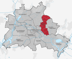Berlin Bezirk Lichtenberg (labeled).svg