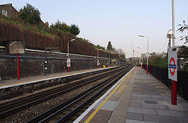 Kensal Green station MMB 01.jpg