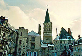 Sainte-Croix-Notre-Dame in La Charit&eacute;-sur-Loire