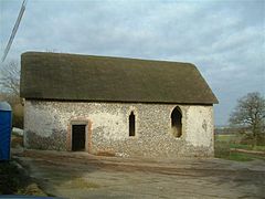 St. Martin's Chapel, Chisbury Manor Farm - geograph.org.uk - 99682.jpg