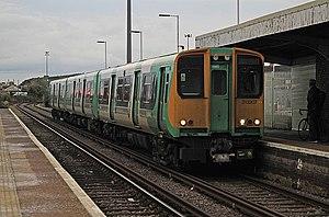 Class 313 313207 Southern Newhaven Town 28-10-19.jpg
