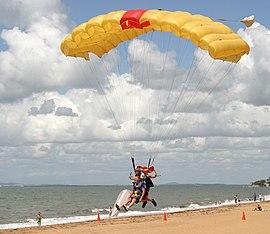 Parachute Landing on Suttons Beach (112358199).jpg