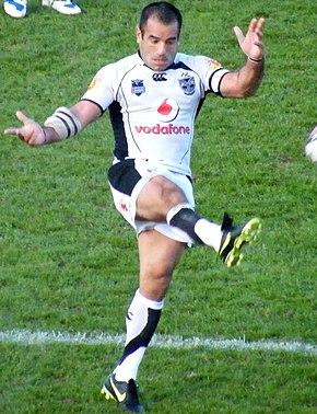 Stacey Jones kicking.jpg