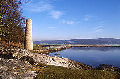 Chimney near Browns Houses - geograph.org.uk - 952458.jpg