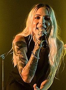 Grey performing in 2016