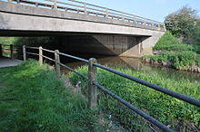 The Thames passing under the A419 (geograph 2393540).jpg