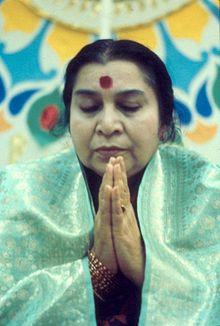 Shri Mataji at Easter 1985.jpg